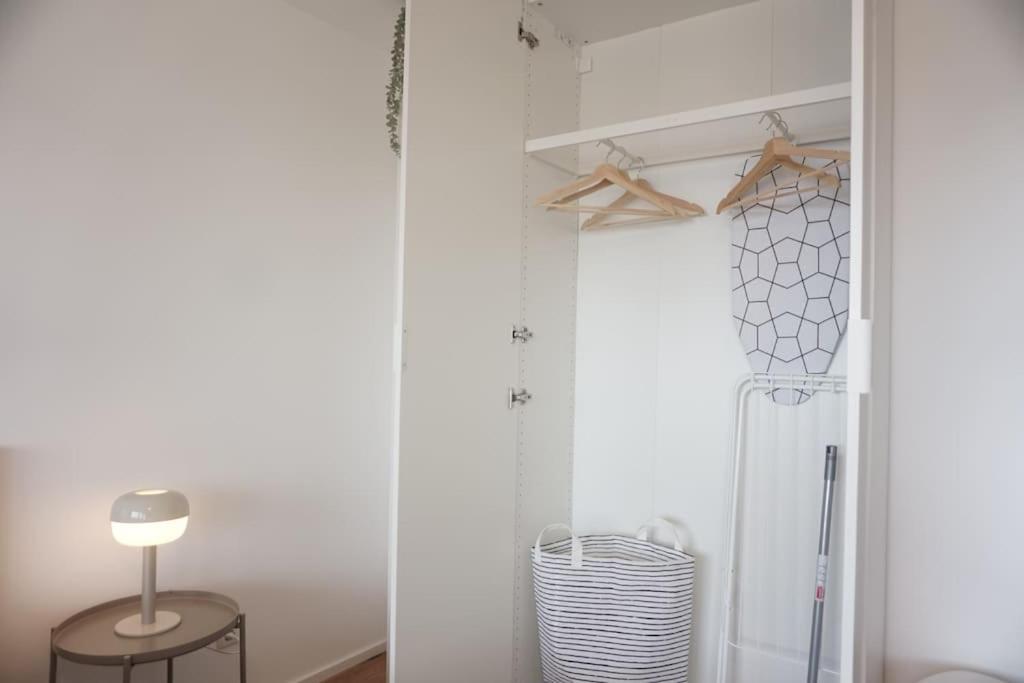 Neu Modernes Apartment In Top Lage, Free Parking Max 1,65M Hoehe Und 1,8M Breite Karlsruhe Exterior photo