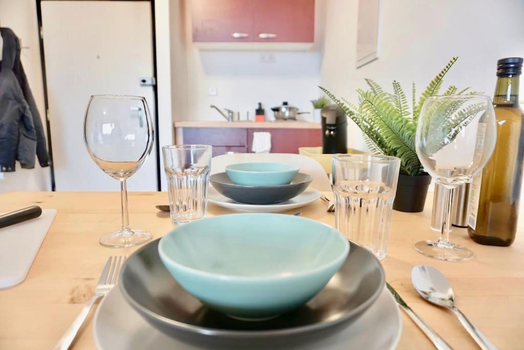 Neu Modernes Apartment In Top Lage, Free Parking Max 1,65M Hoehe Und 1,8M Breite Karlsruhe Exterior photo
